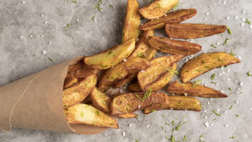Composition delicious fried potatoes