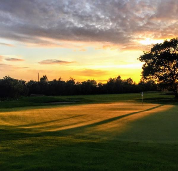 Solnedgang på Frederikshavn Golfklubs hul 18.jpg