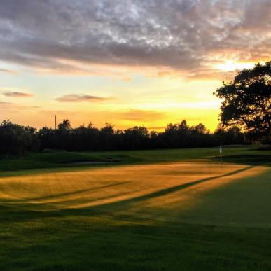 Solnedgang på Frederikshavn Golfklubs hul 18.jpg